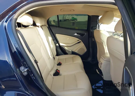 2019 Mercedes-Benz Gla 250 4Matic z USA, uszkodzony, nr VIN WDCTG4GB5KJ543777